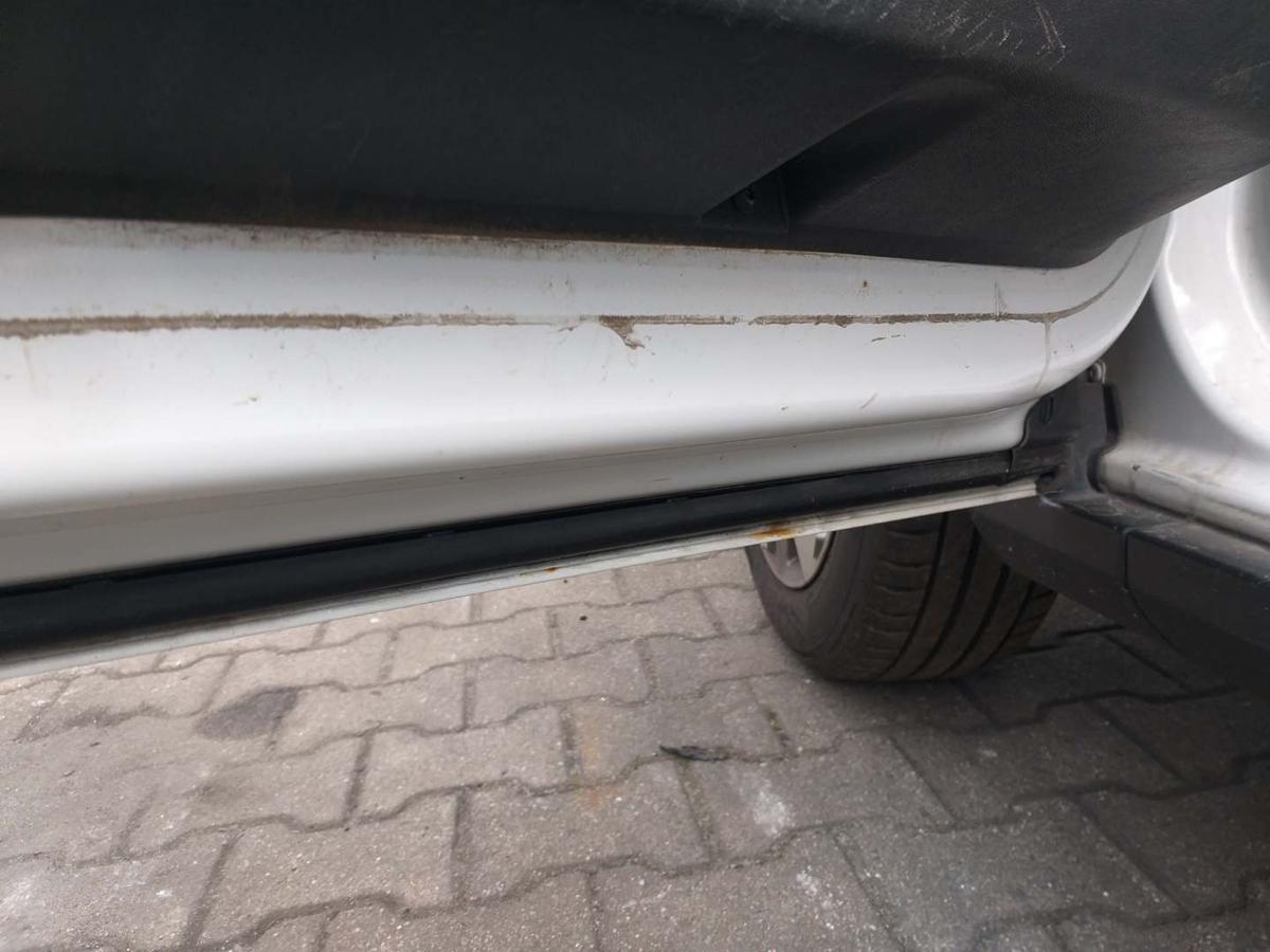 Peugeot 2008 original Tür vorn links KWE Weiß Rohbau Bj.2014
